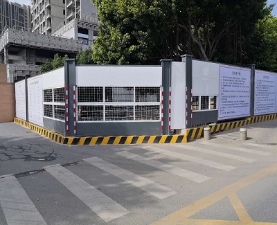 【旭東鋼構(gòu)】想要減少施工的噪音影響，工程施工圍擋必須要選好